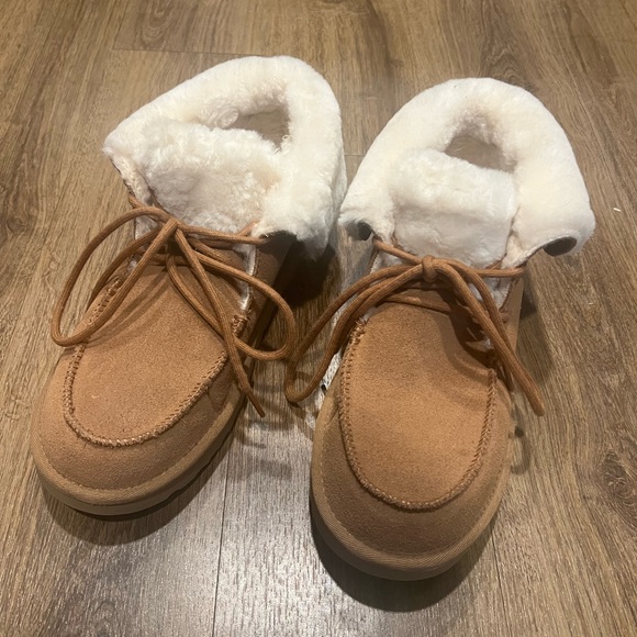 Uggs - Picture 3 of 7